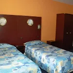 Hotell Les Gens De By Poppins 2*