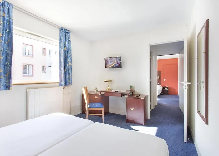 Les Gens De By Poppins מלון 2*