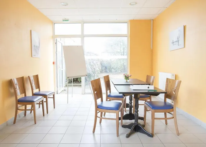 Les Gens De By Poppins מלון