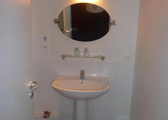 Les Gens De By Poppins 2* ברסט