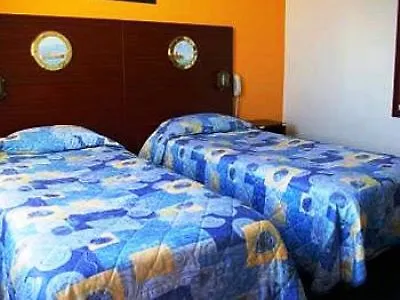 Les Gens De By Poppins Hotel