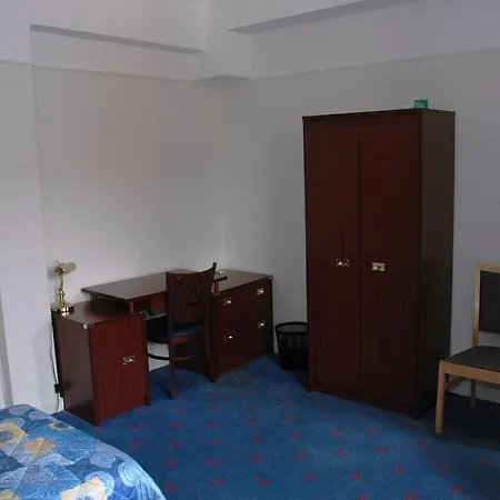 Les Gens De By Poppins Szálloda 2*