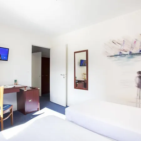 Szálloda Les Gens De By Poppins Breszt