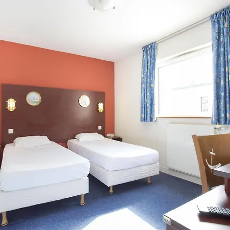 Les Gens De By Poppins 2*