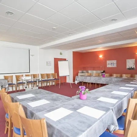 Les Gens De By Poppins Szálloda Breszt